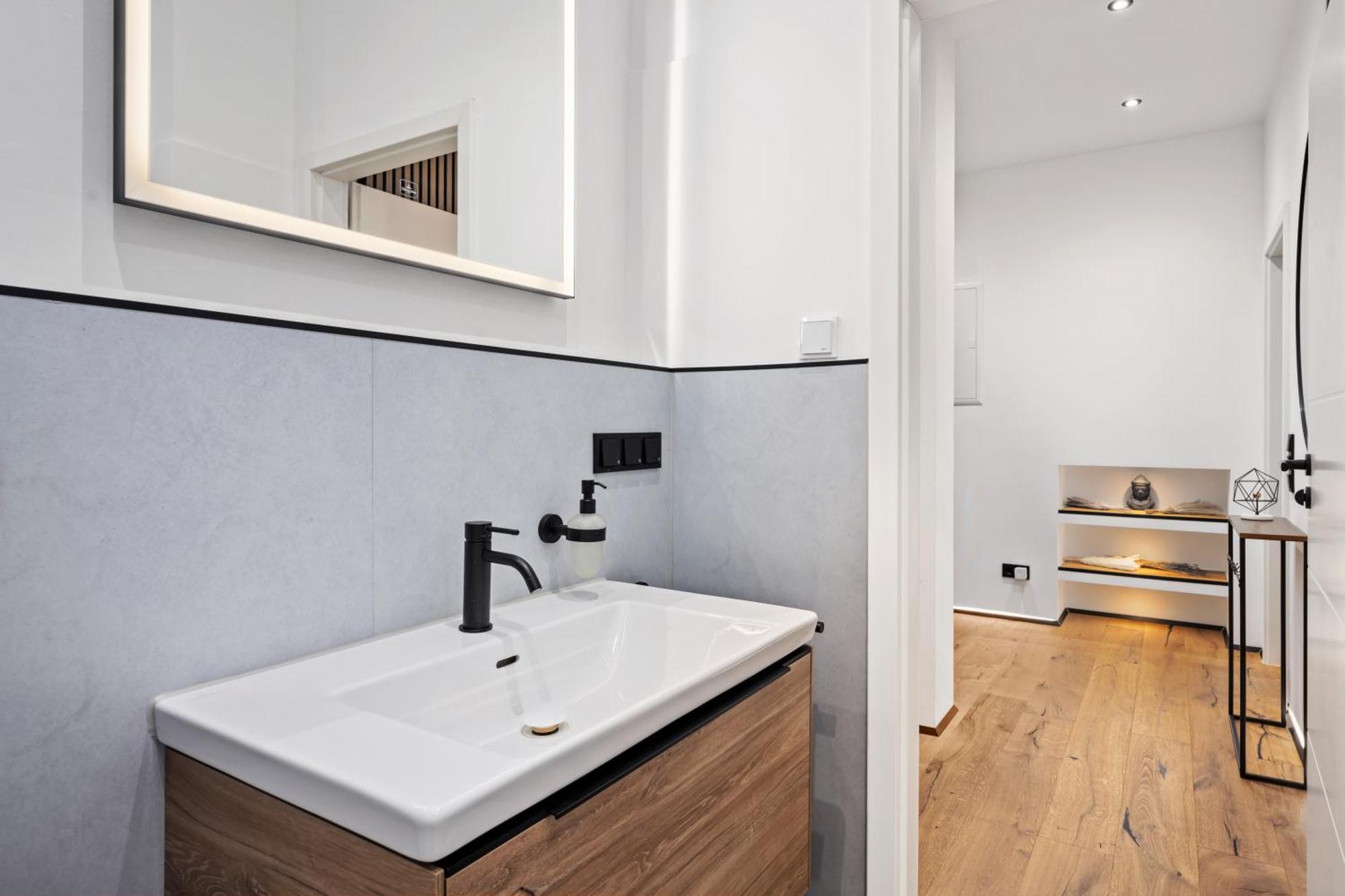Edler Wohnraum Luxurioeses Stadtstudio Mit Balkon, Kaffeevollautomat & Klima Zwickau Zewnętrze zdjęcie